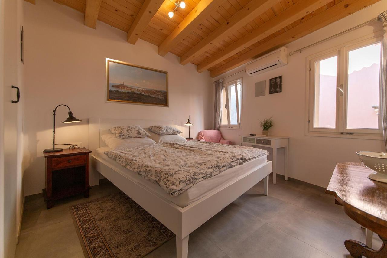 Apartments Casa Vecchia โรวีน ภายนอก รูปภาพ
