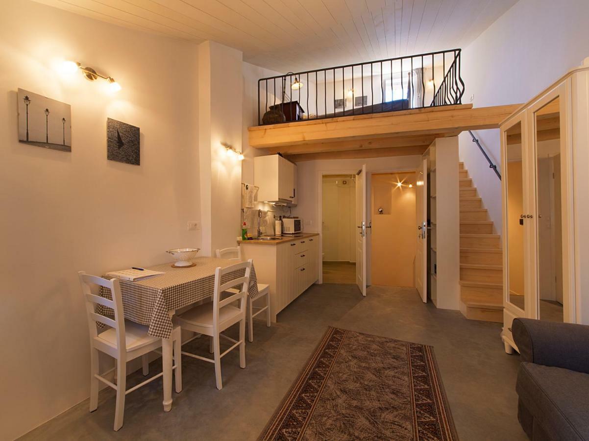 Apartments Casa Vecchia โรวีน ภายนอก รูปภาพ
