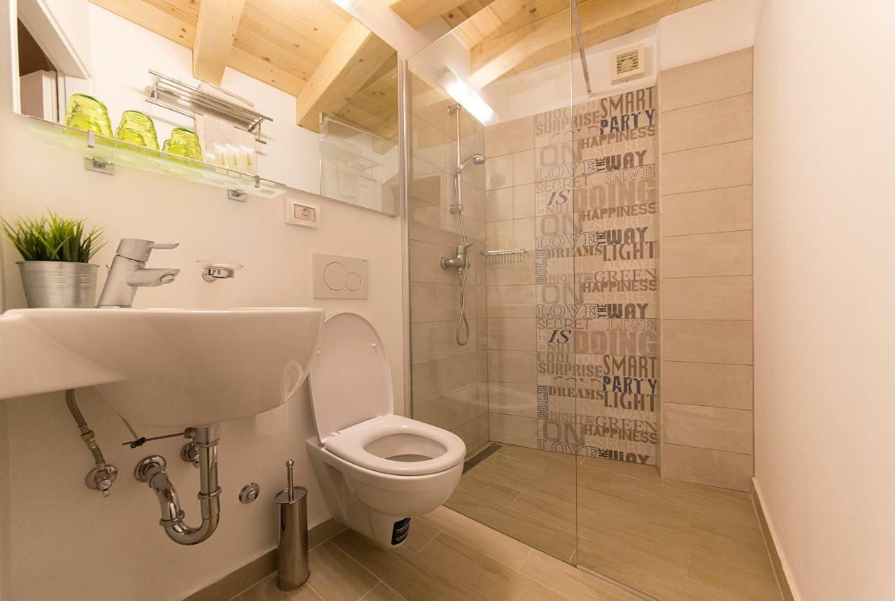 Apartments Casa Vecchia โรวีน ภายนอก รูปภาพ